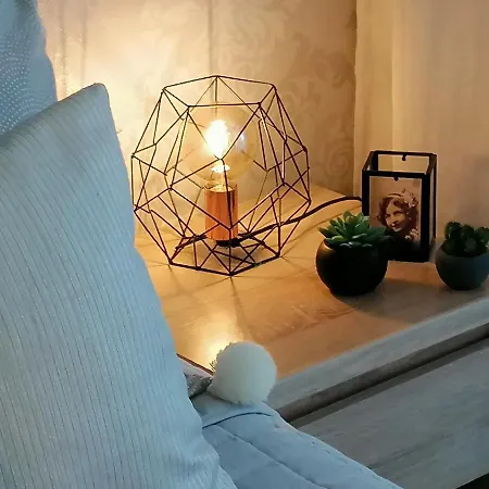 Iris Apartment *