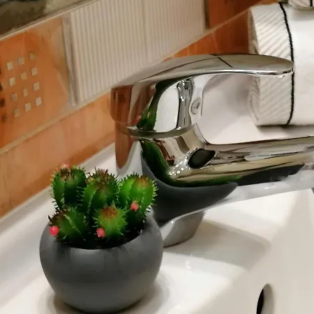 Iris Apartment *