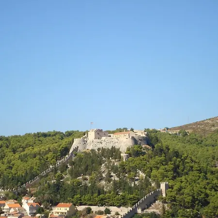 Iris * Hvar Town