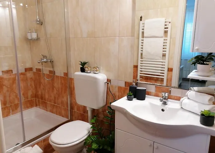 아파트먼트 아이리스 흐바르