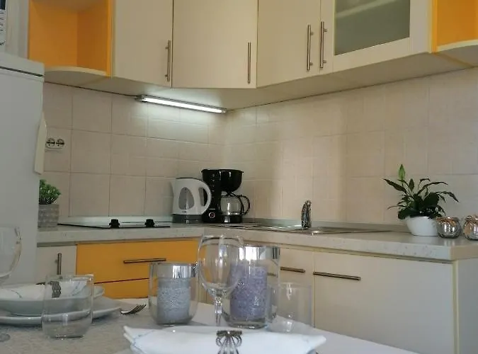 아파트 아파트먼트 아이리스 흐바르