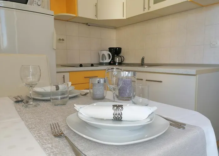 아파트먼트 아이리스 흐바르