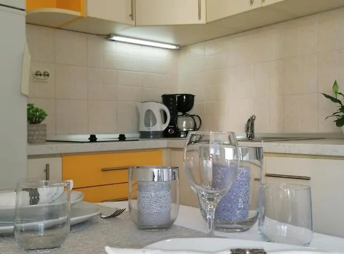 아파트먼트 아이리스 *