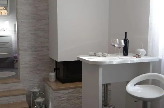 아파트먼트 아이리스 *