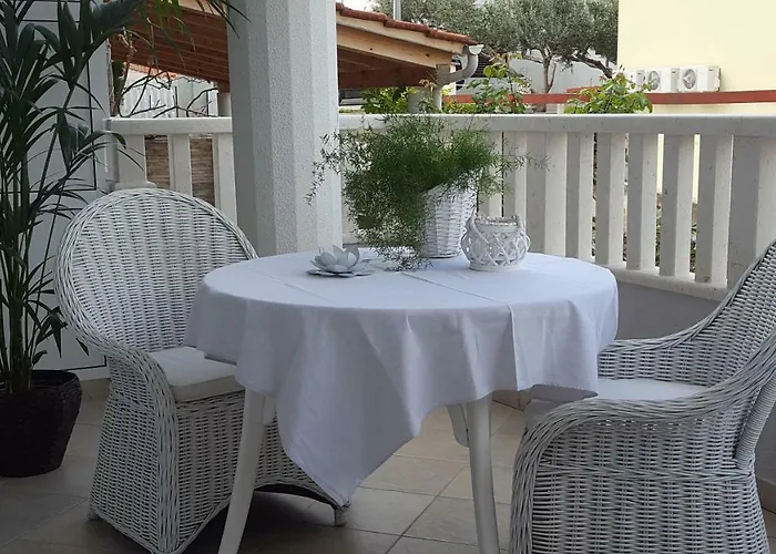 아파트먼트 아이리스 *